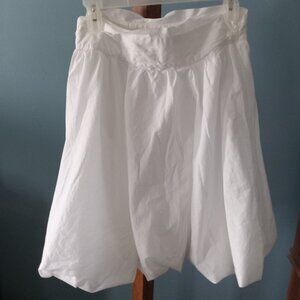 Gently used George white bubble type skirt size 10 with side zipper as shown